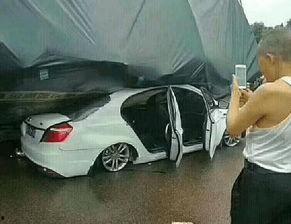 日系国产车事故视频真实,日系国产车事故现场还原，警示行车安全  第2张